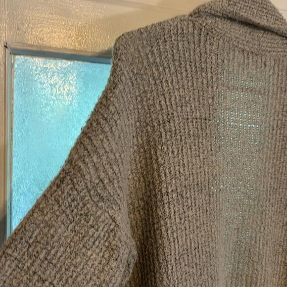 Love Change Italy Women’s Long Soft Gray Fuzzy Cardigan Sweater Size M - Picture 6 of 6